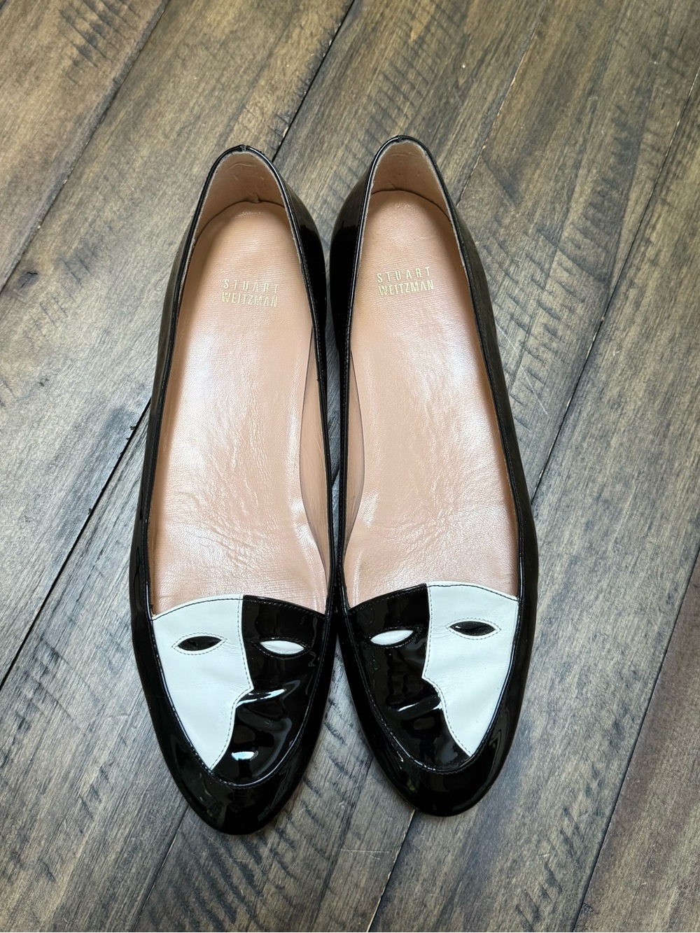 Stuart Weitzman | Theatre Mask Patent Leather Loafer Flats - Picture 2 of 10